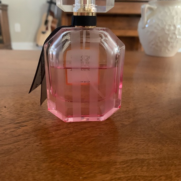 Victoria's Secret Bombshell Perfume in Pink and Black used - Picture 2 of 2